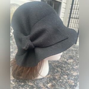 Christopher & Banks Packable Black Wool Women’s Cloche Bucket Hat with Side Bow
